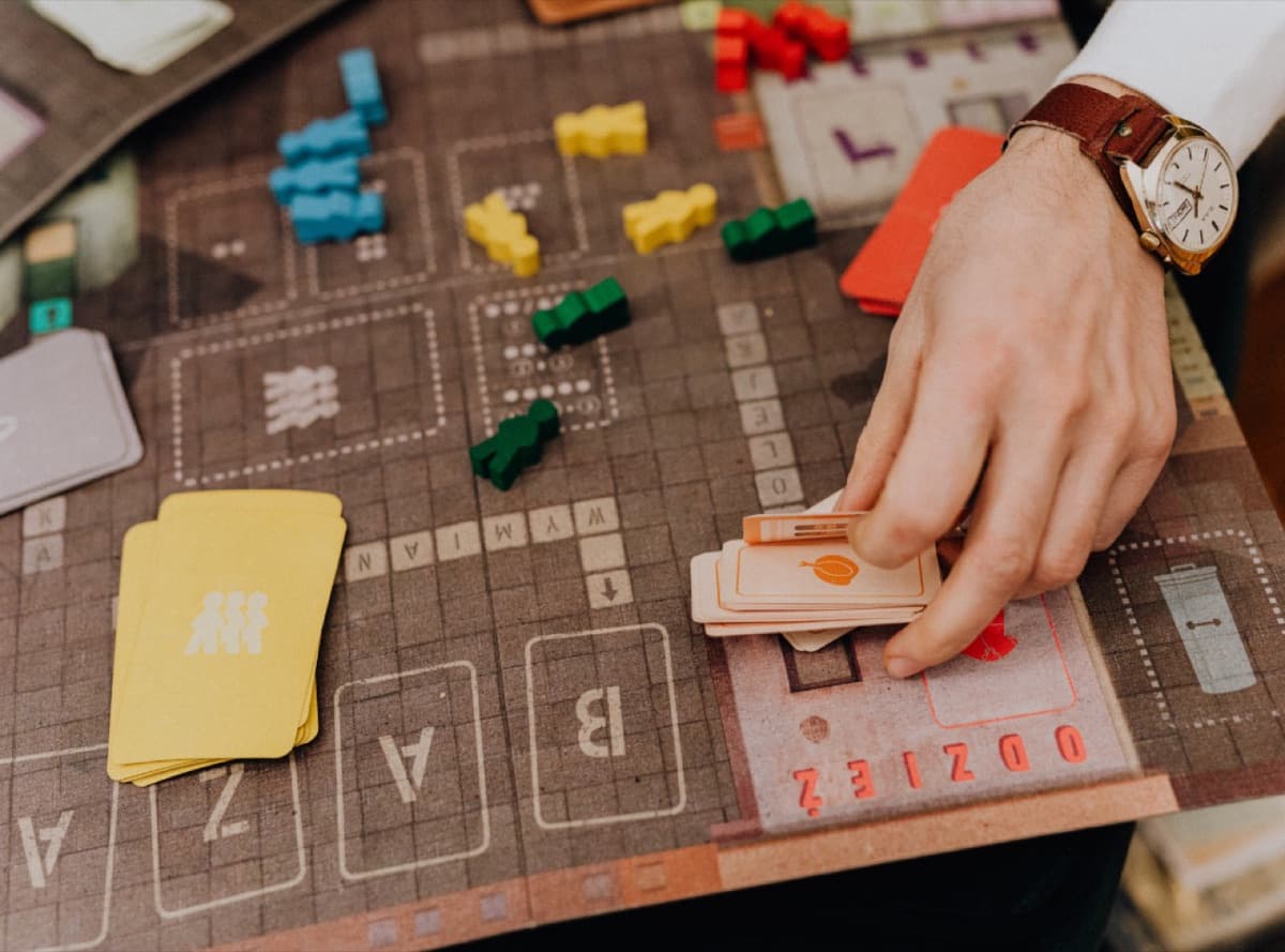Card Games for Dementia Patients That Help in Memory Connection